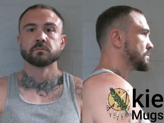 Booking photo of Dustin Levi Beshears