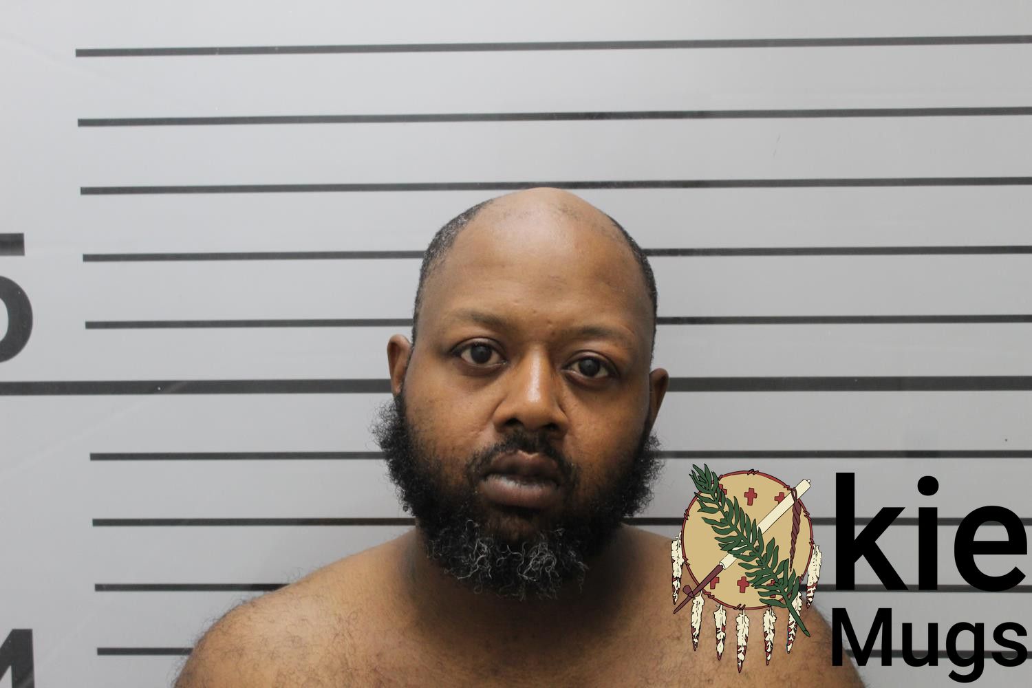 Booking photo of DEUNDRE ROBERTSON