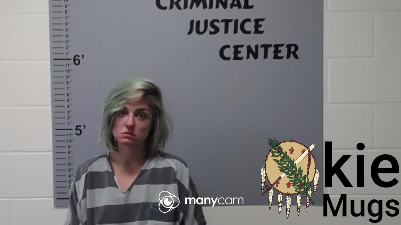 Booking photo of JAZMINE SHANEEN ROBERTS