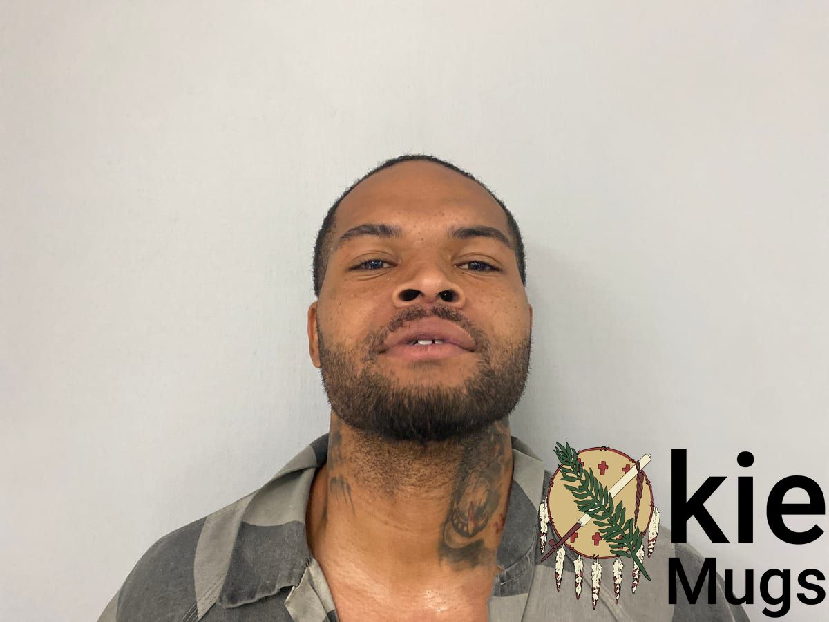 Booking photo of Gevon Holliday