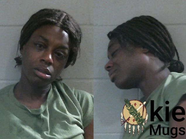 Booking photo of Amanda Shevon Landrum