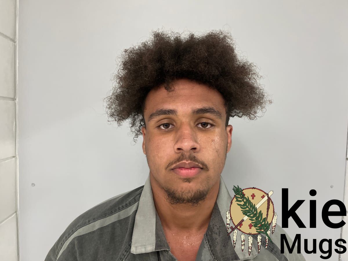 Booking photo of Izaiah Graves